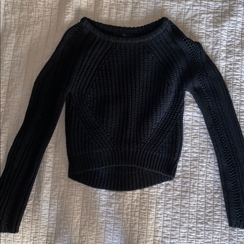 Cable-Knit Crop Sweater Black